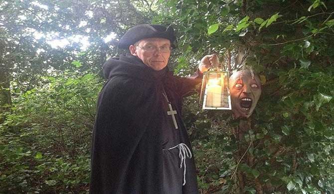 A tour guide on the Bury St Edmunds Ghost Walk.