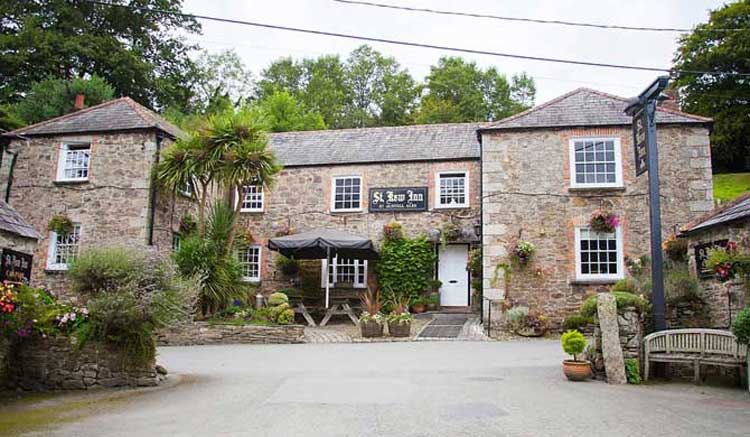 The exterior of the St Kew Inn.